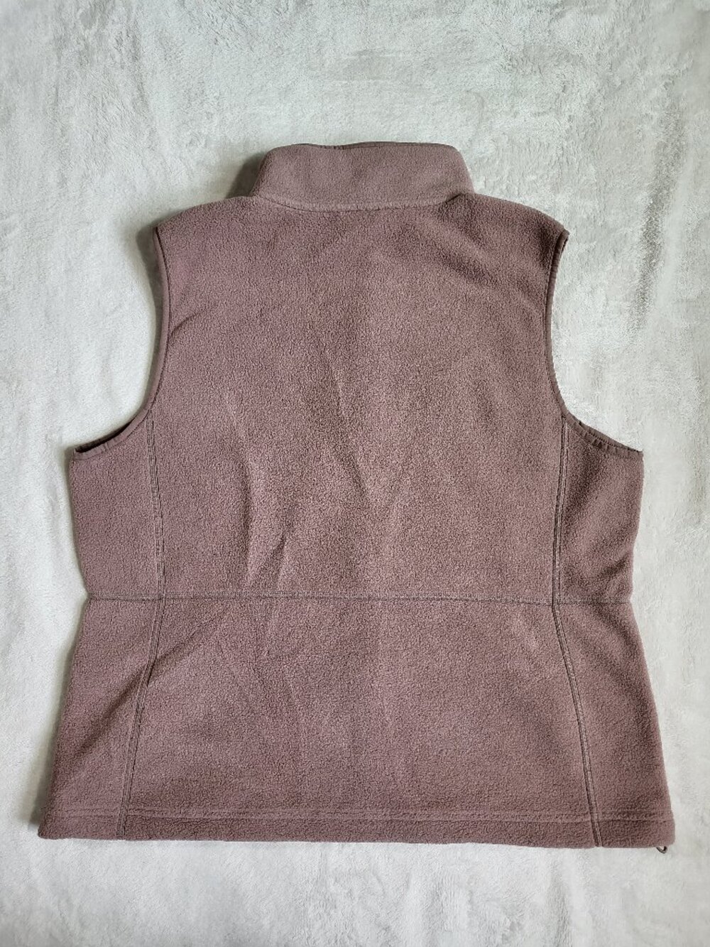 LL Bean  Women's Mountain Classic Fleece Mauve Taupe Vest - L PET - Picture 11 of 11